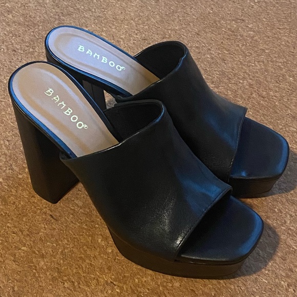 SOLD Black open toed mules - Picture 1 of 1